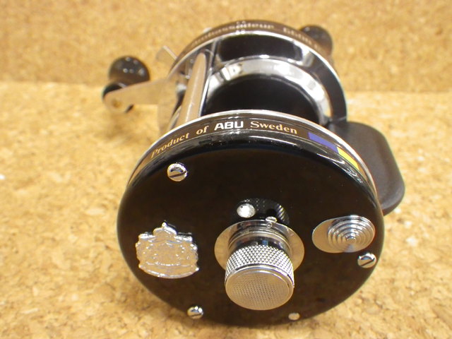【極レア品】Ａｍｂａｓｓａｄｅｕｒ　６６００ｃ　黒ベロ 中古品】 アブガルシア アンバサダー6600C BLACK黒