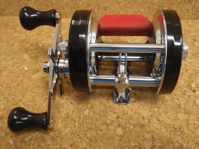 デッドストック品　アンバサダー　6600c 赤ベロ アブガルシア アンバサダー 6600C 770300 赤ベロ – Tackle Shop