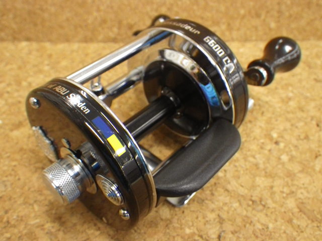【極レア品】Ａｍｂａｓｓａｄｅｕｒ　６６００ｃ　黒ベロ 中古品】 アブガルシア アンバサダー6600C BLACK黒