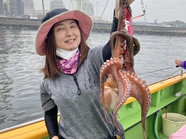 つづちゃん今日ドコ行こ】船でエギタコ♪～市川～ CLAB CASTING LADY ANGLERS BLOG [釣具のキャスティング]