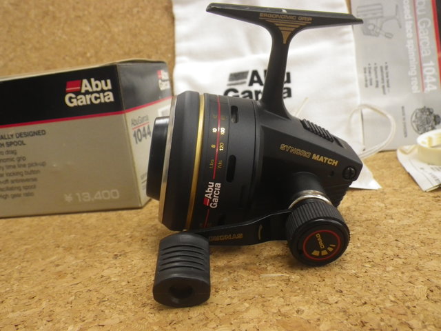 Abu Garcia 1044 スピニングリール Yahoo!オークション -「abu 1044」(スピニングリール) (リール)の落札
