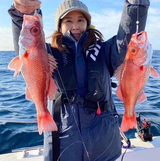 miwaのささやかな釣果報告♪】中深海スロージギングでアカムツを