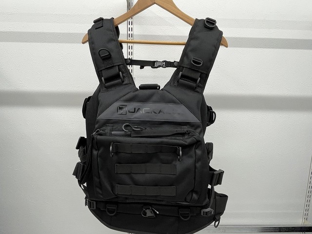 【最終値下げ】ジャッカル　バーサタイルゲームベスト ジャッカル バーサタイルゲームベスト ブラック (フローティングベスト