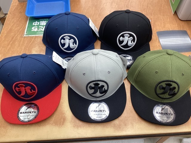 マルキュー フラットバイザーキャップ 02 ／メッシュキャップ2個セット マルキュー MARUKYU(マルキユー) マルキューフラットバイザー