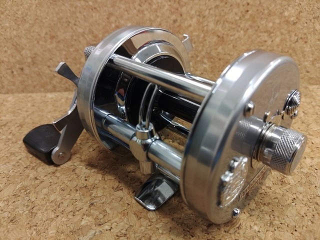 値引き！¥18,000→¥13,000 中古キャスティング南柏店ペイントリール 値引き！¥18,000→¥13,000 キャスティング南柏店ペイントリール