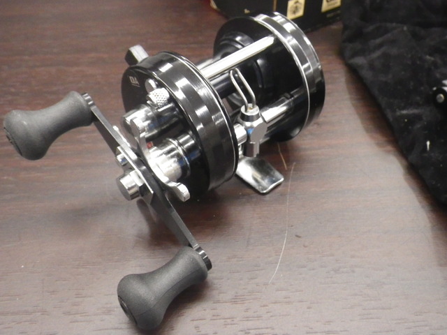 Abu Ambassadeur 2500C Bait Casting Reel 760300 アブ アンバサダー