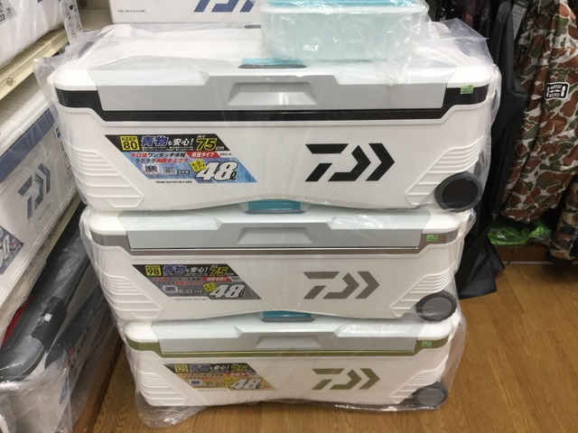 送料込】 ダイワ トランクマスター HD2 SU 6000 ガンメタ クーラー