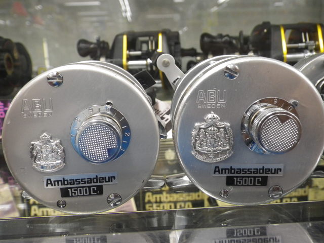 未使用 アブ アンバサダー 2500C ブラック ビッグクレスト ABU